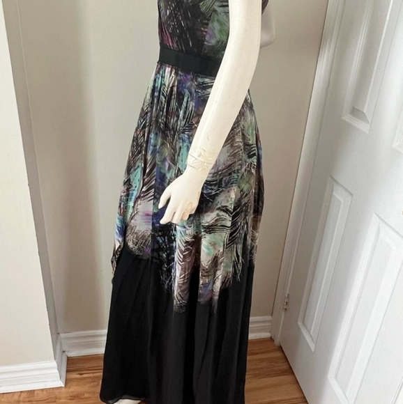 BCBGMAXAZRIA Tae Silk Palm Printed Gown - Picture 4 of 5